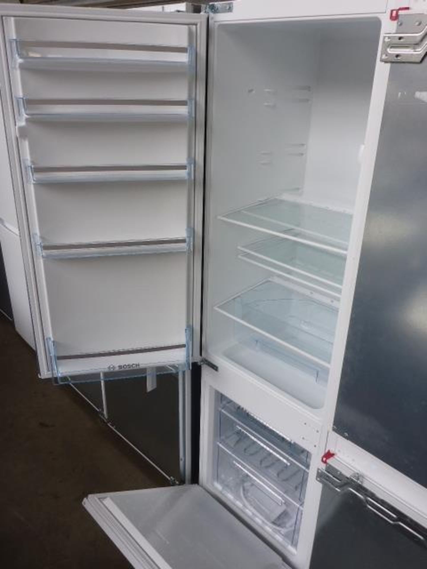 KIV38X22GBB Bosch Built-in automatic fridge-freezer - Image 2 of 2