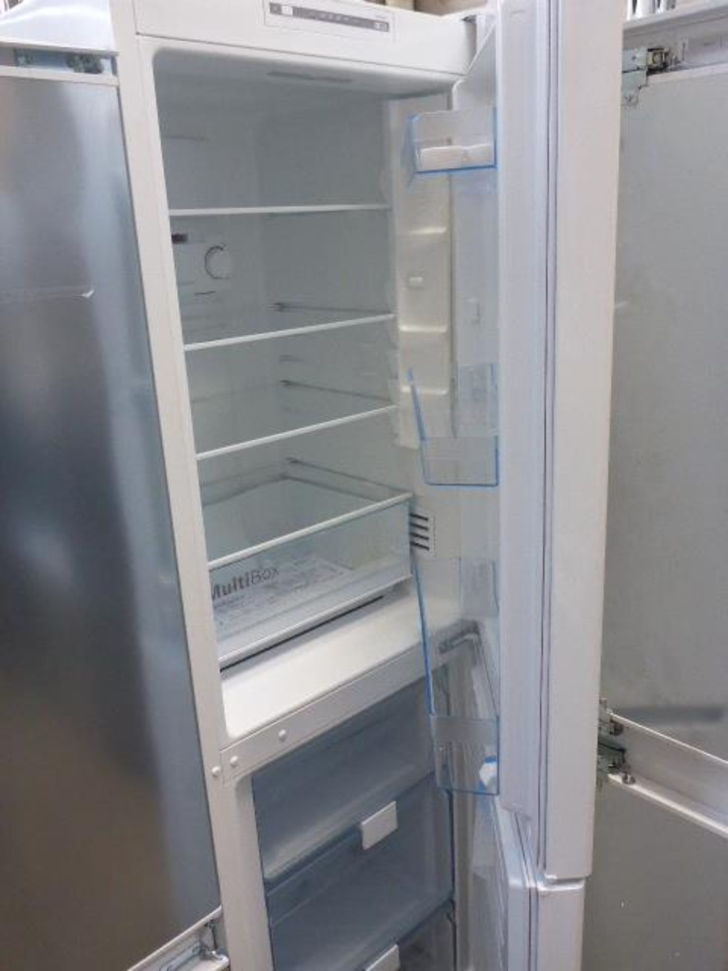 KGN34NWEAGB Bosch Free-standing fridge-freezer - Image 2 of 2