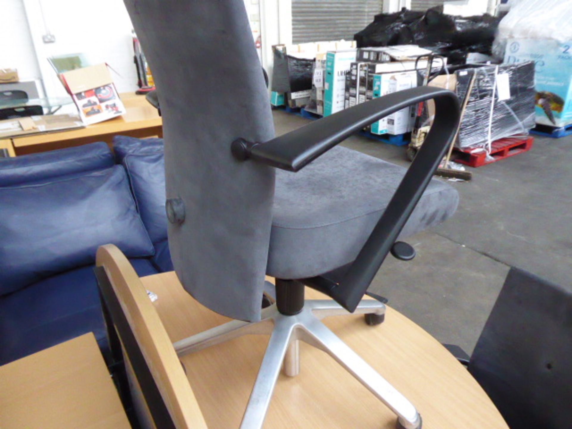 Fritz Hansen model 213 grey suede swivel armchair - Image 2 of 2