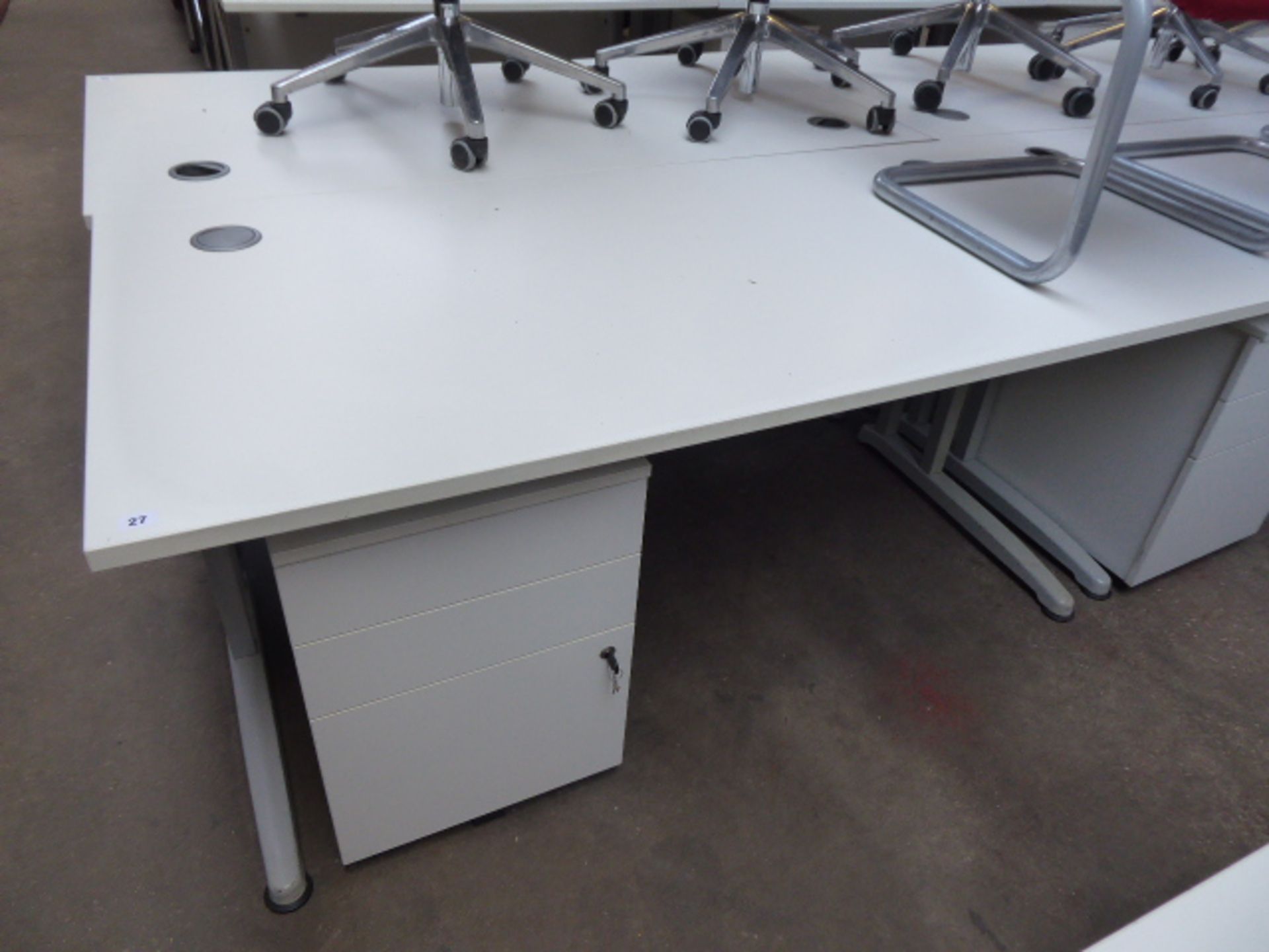 5 160cm white workstations on cantilever legs with matching 3 drawer under desk pedestal - Image 2 of 3