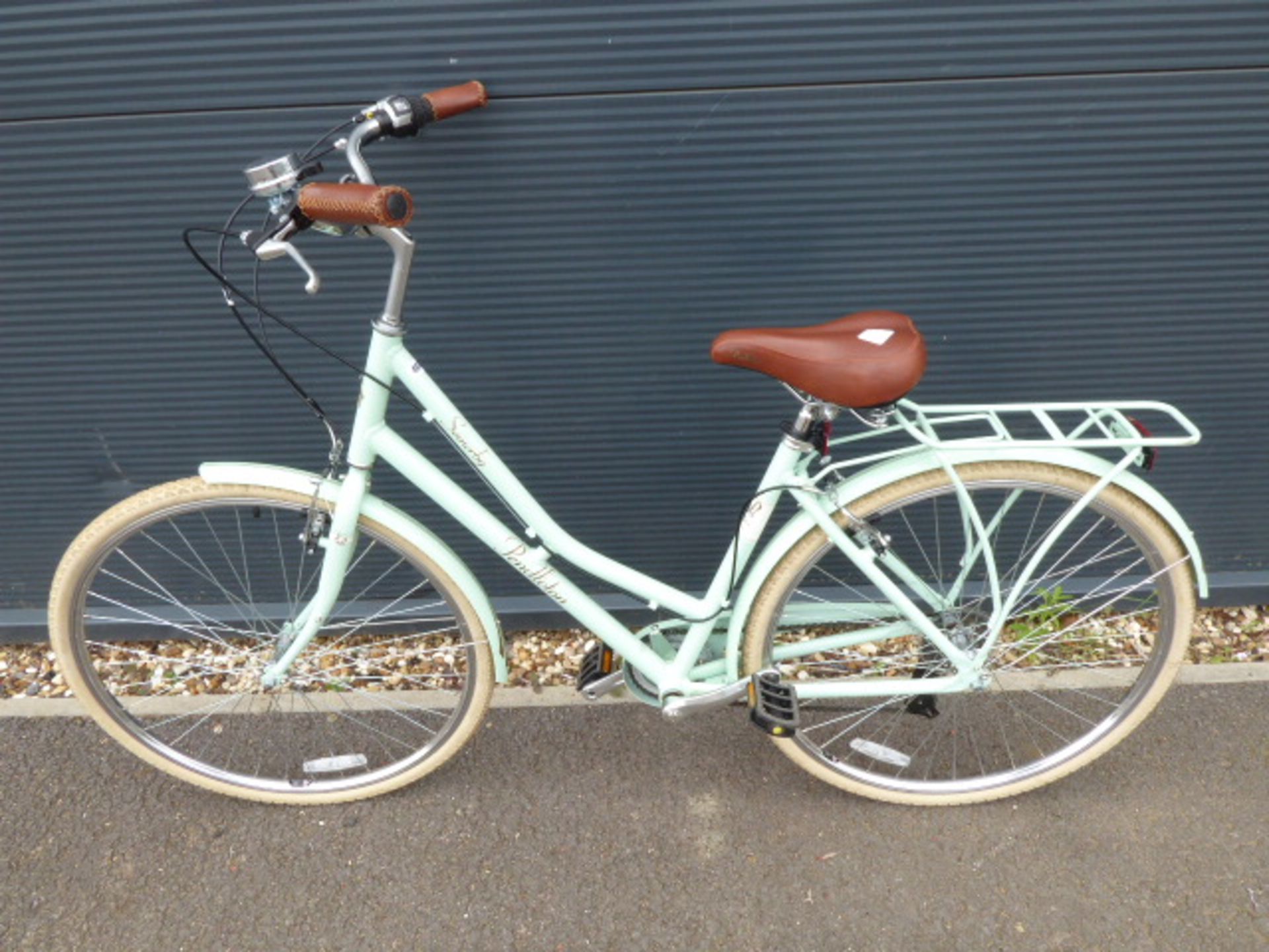 Somerby Pendleton bike in peppermint green