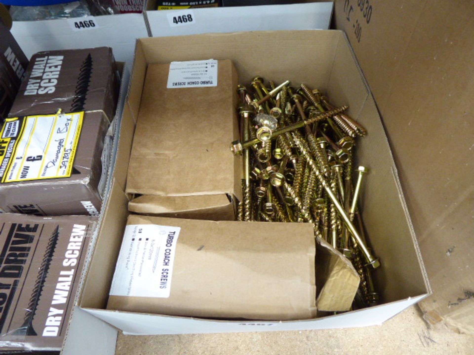 Box of turbo coach screws