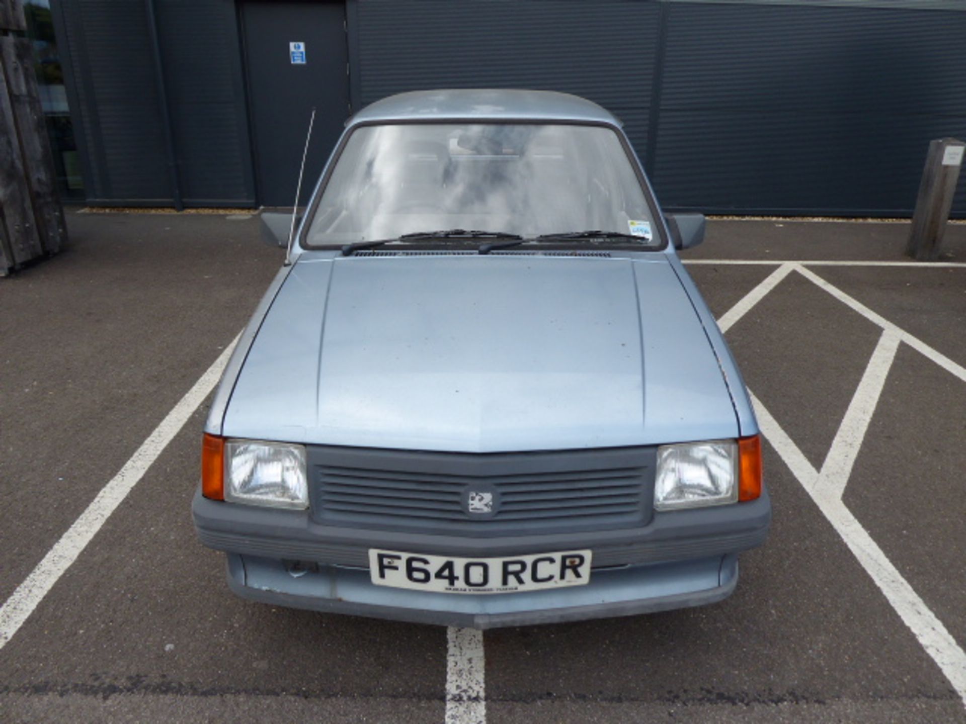 F640 RCR (1989) Vauxhall Nova L, 1196cc petrol in blue. 23,000 mileage. MOT: 29/7/21