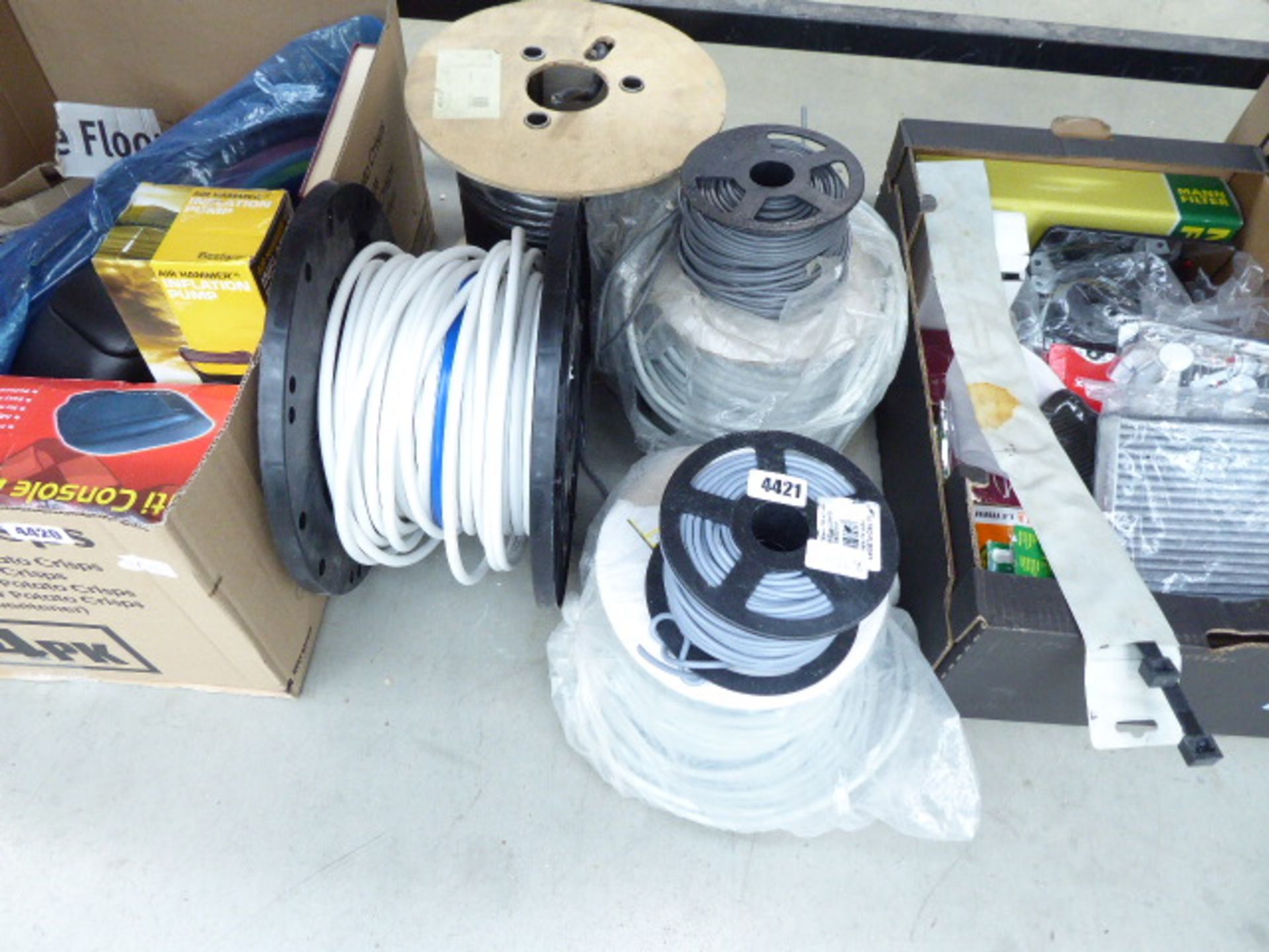 Quantity of electric cabling