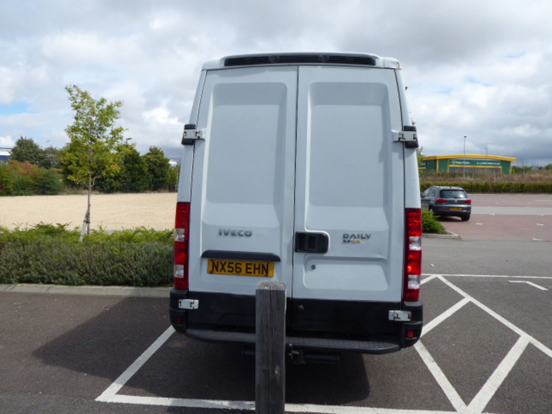 NX56 EHN (2006) Iveco Daily 35512 MWB, 2287cc diesel in white MOT: 27/1/21 - Image 3 of 8