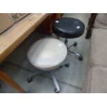 5057 2 swivel chairs on chromed supports