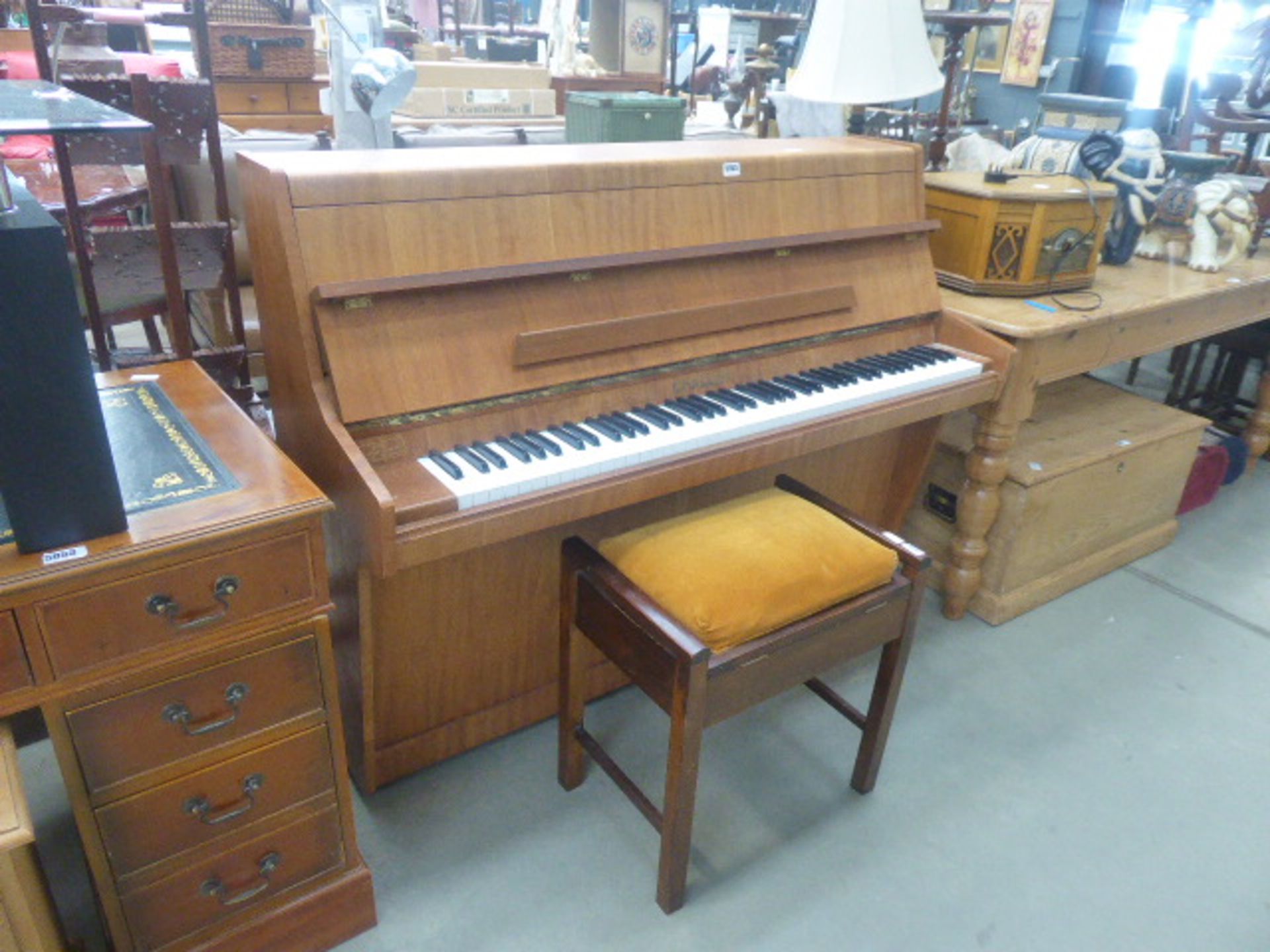 5122 - Upright piano by Challen