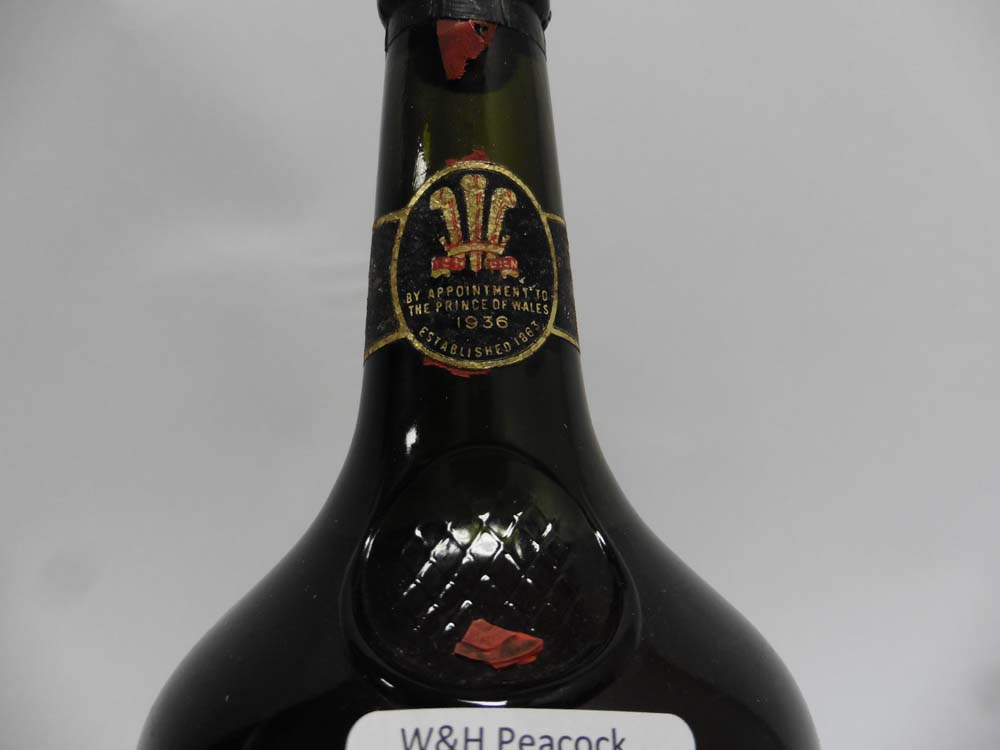 An old bottle of VAT 69 Liqueur Scotch Whisky by Sanderson & Son ltd bearing label By Appointment - Image 2 of 3