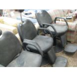 (2301) Salon chair with foot rest