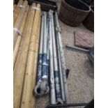 Quantity of scaffold poles