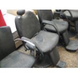 (2302) Salon chair with foot rest