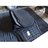 (1087) Quantity of car mats