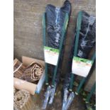 (1179) 2 pairs of grass shears