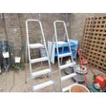 2 aluminium step ladders