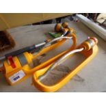 2 Hozelock extending hose heads with 2 sprinkler attachments