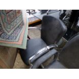 (2237) Single hair dresser's chair