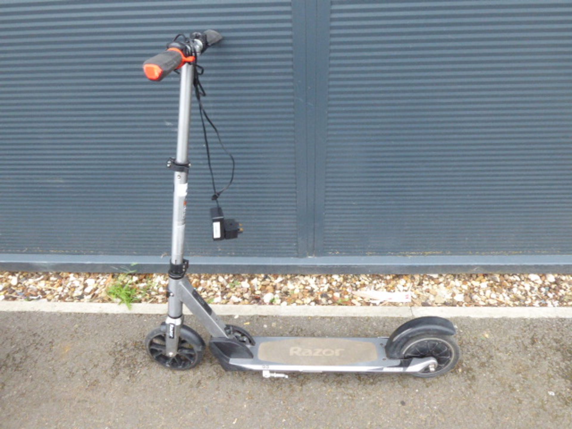 Razor electric scooter with charger