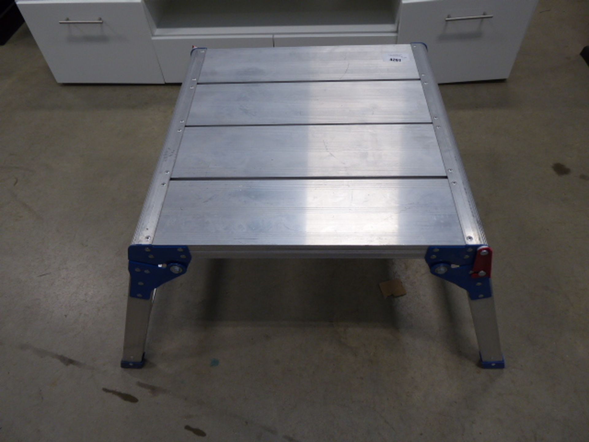 Aluminium pop up platform