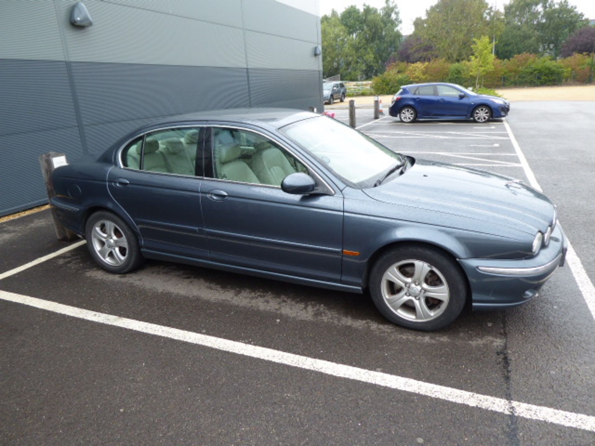 P10 TKH (2002) Jaguar X-Type, petrol in grey MOT: October 2020 (MOT certificate reads expiry 3/4/20, - Image 2 of 8