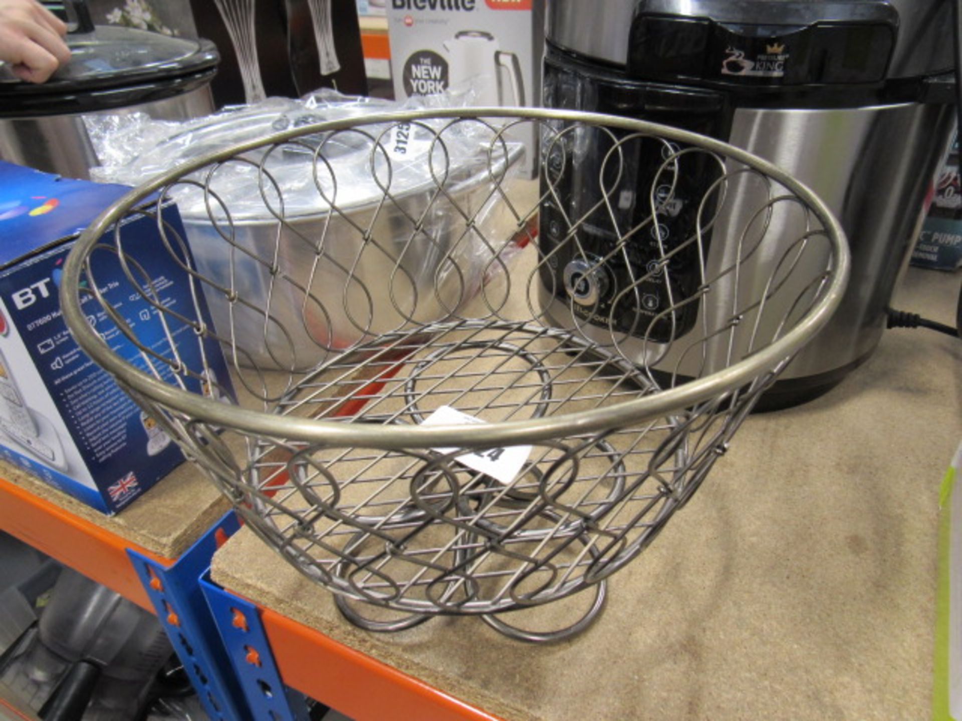 Wire fruit basket