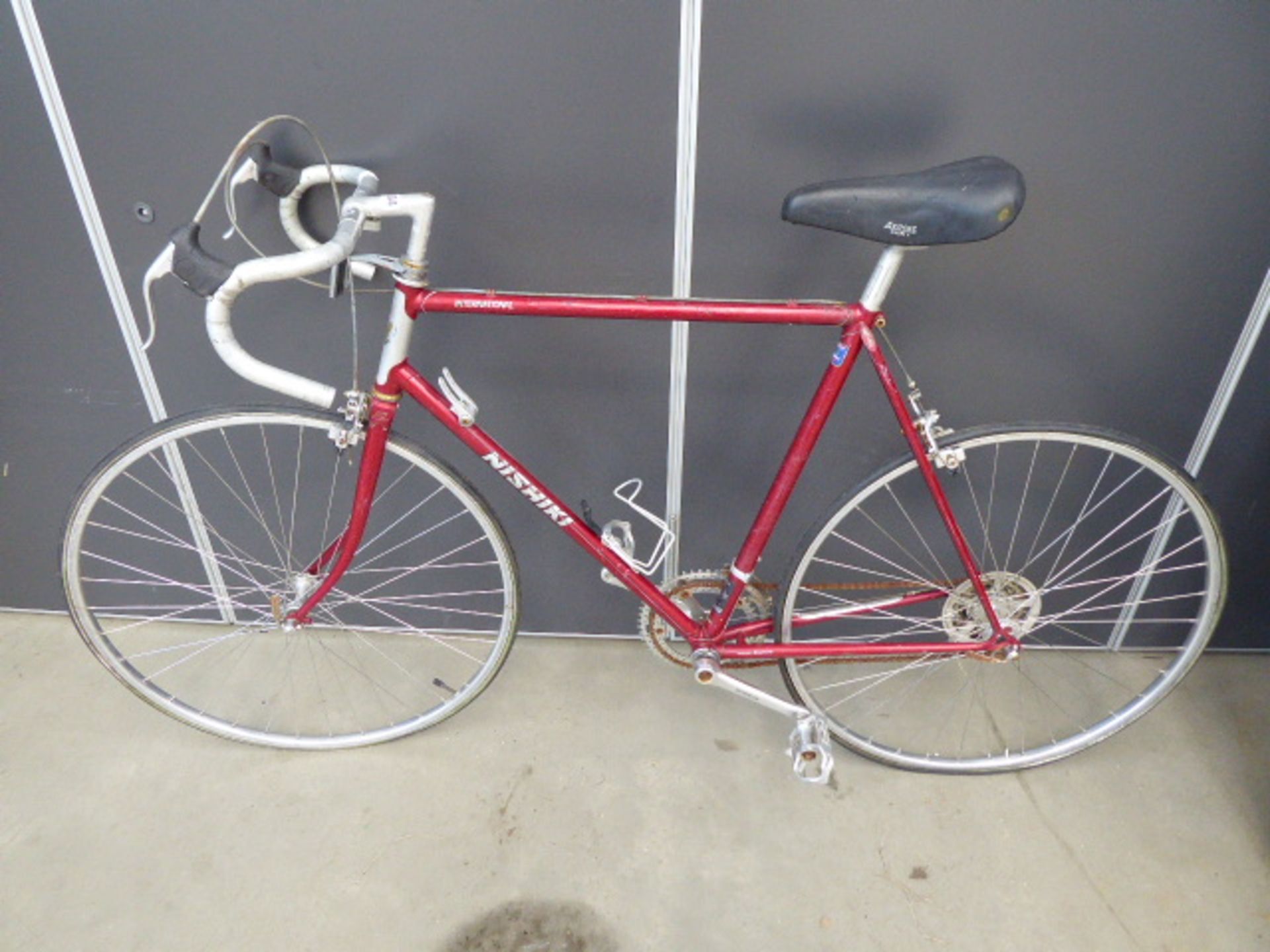 Red Nishiki gents racing cycle