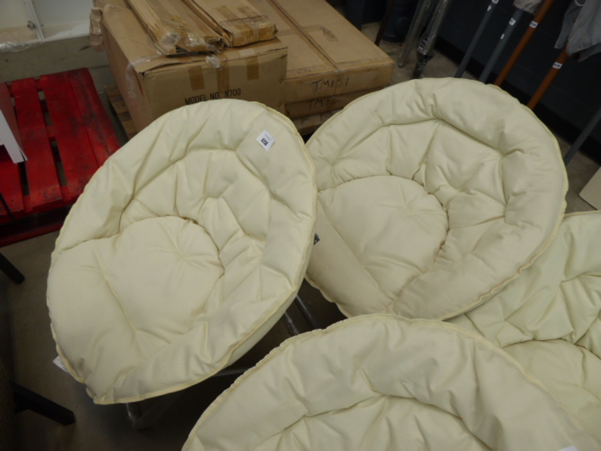 2x Cream foldup garden chairs