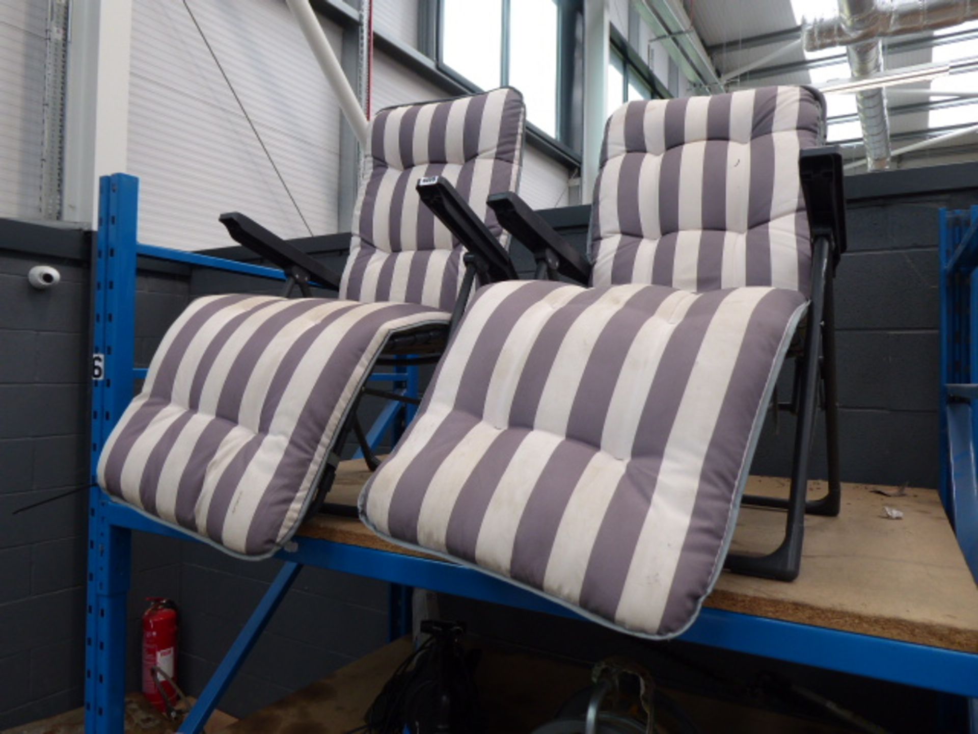 4056 - 2 grey and white striped reclining chairs