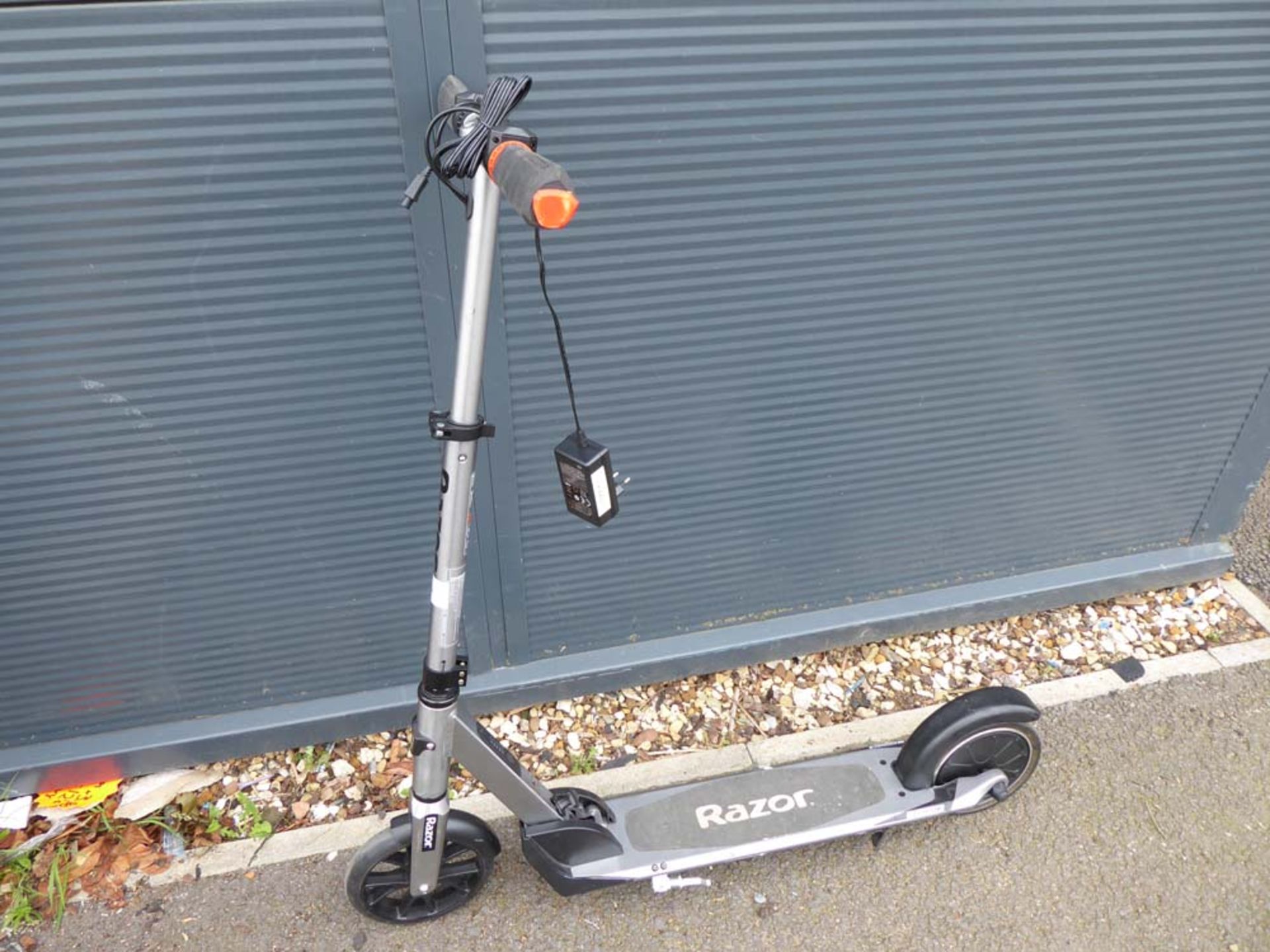 Razor electric scooter with charger