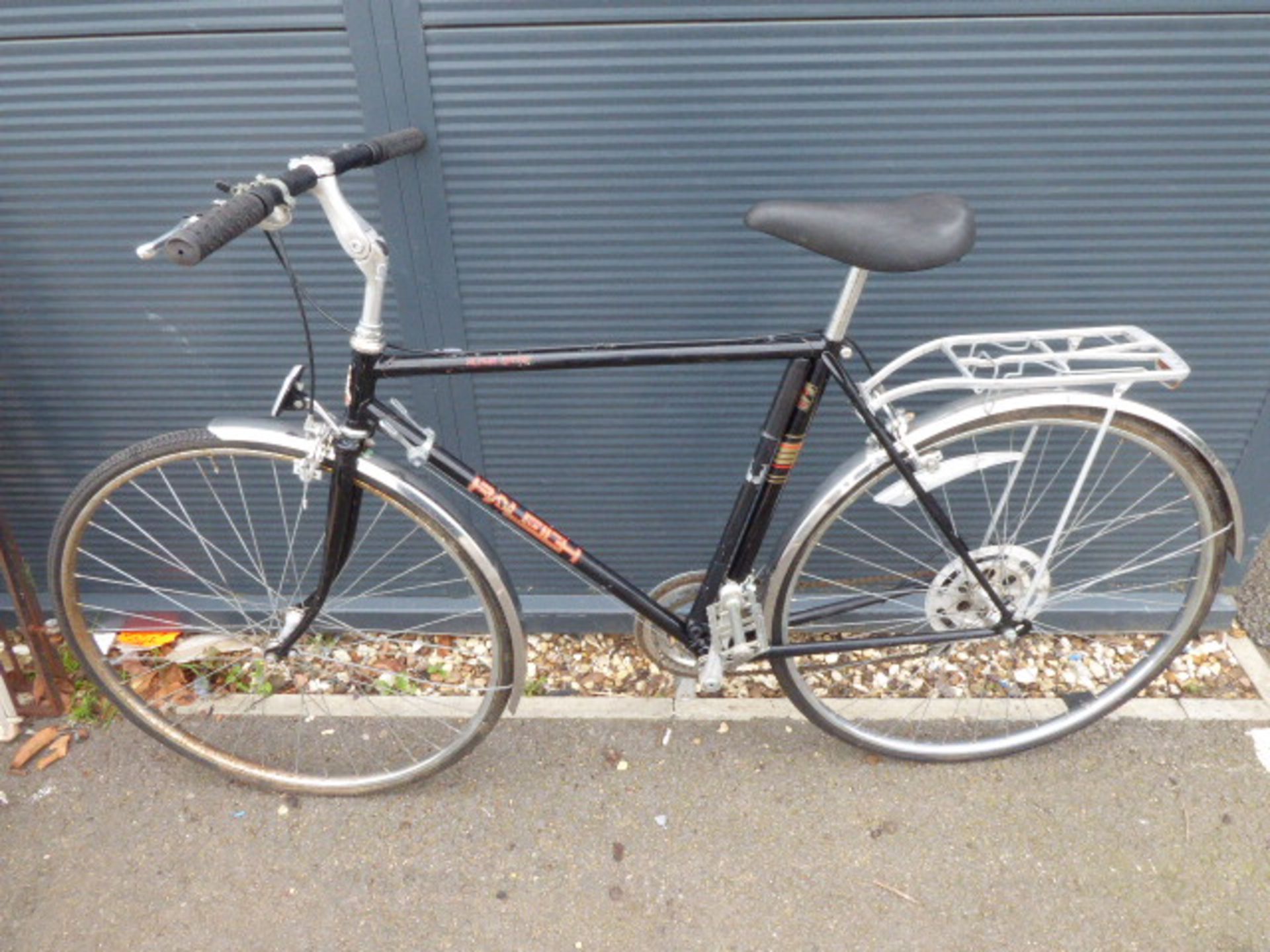 Black Raleigh gents bike