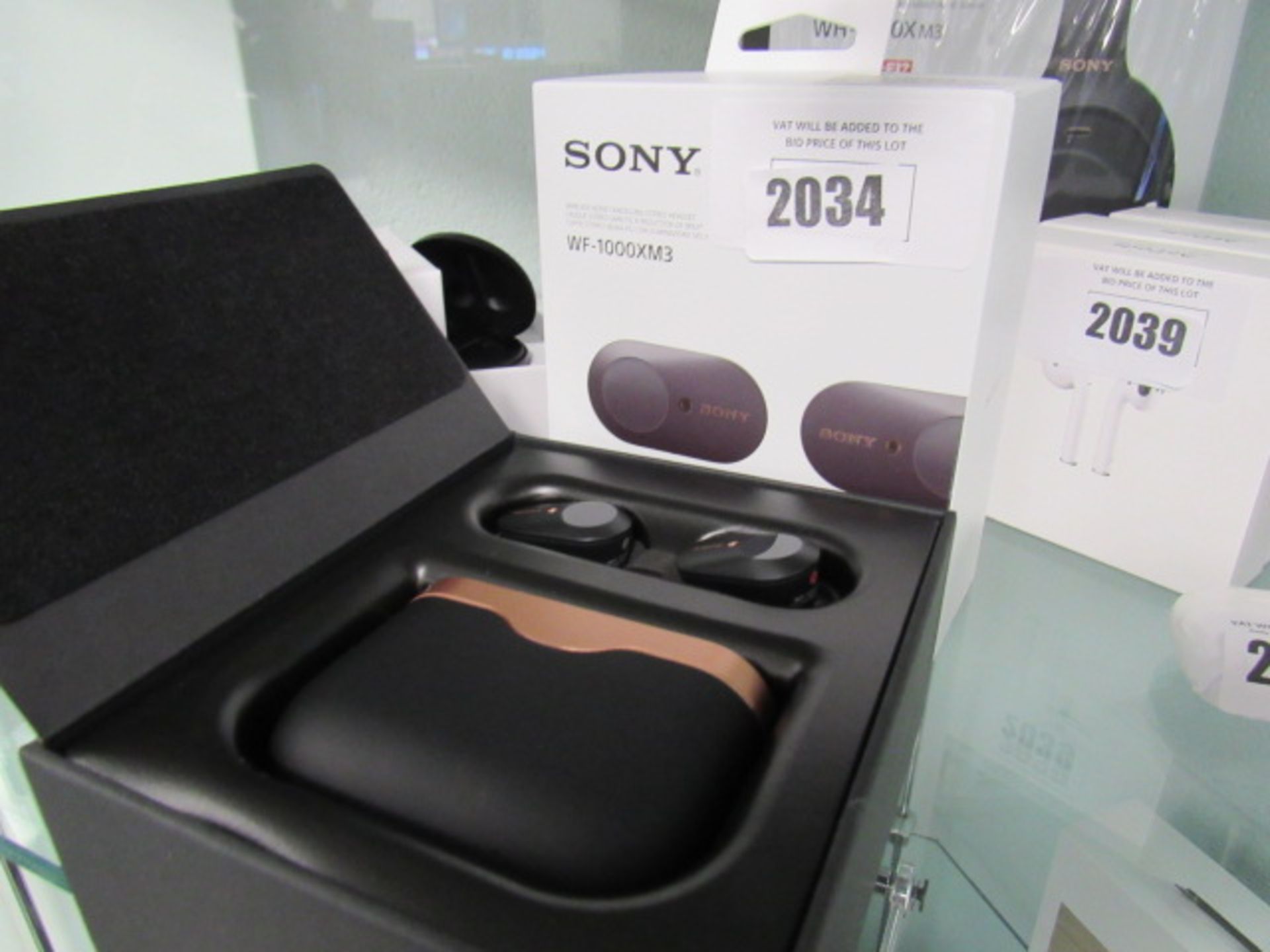 Sony WF1000XM3 wireless noise cancelling ear buds in box