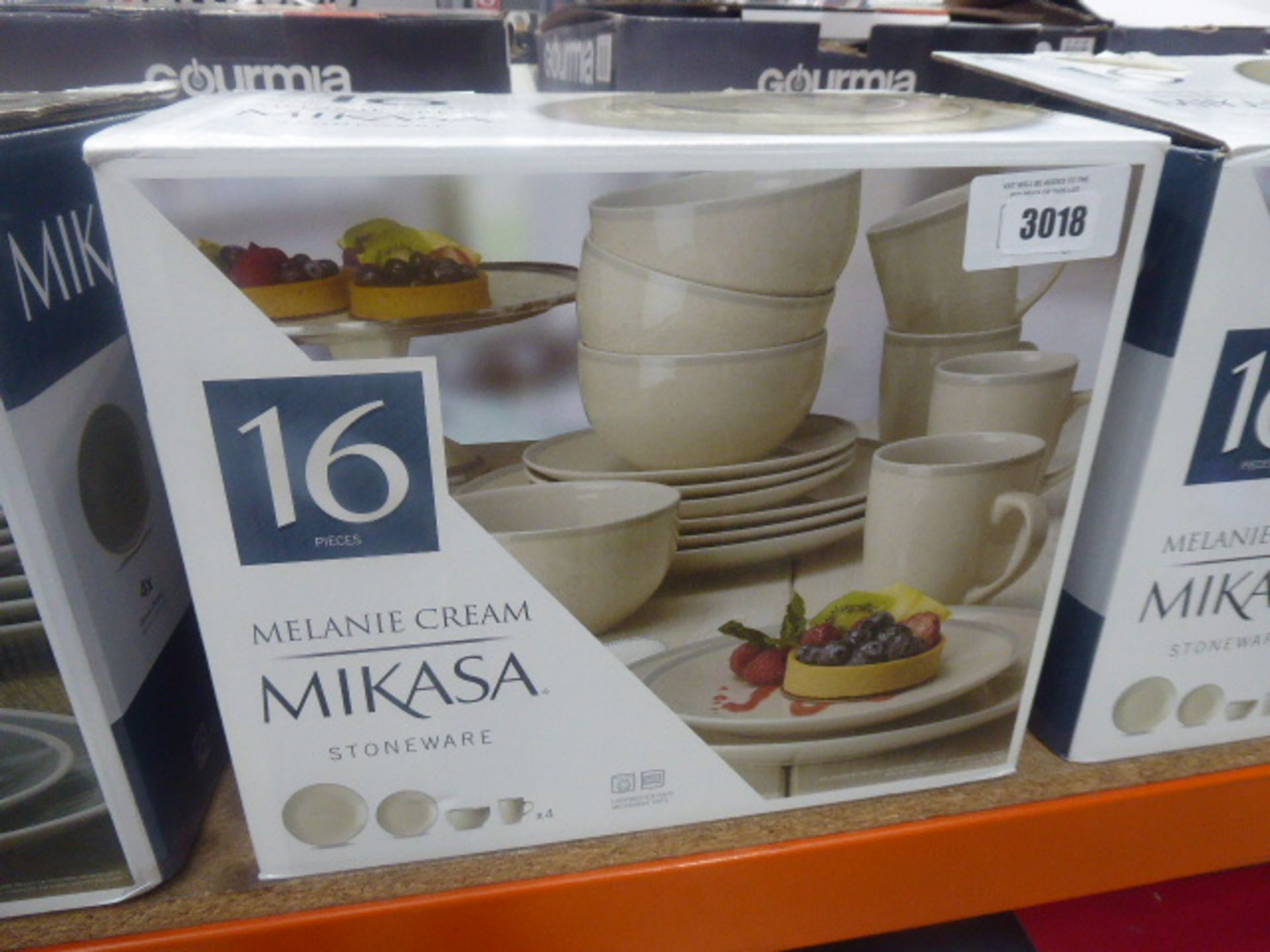 Melanie Cream by Miksa dinnerware set