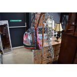 5140 - Adjustable wire mannequin with bag and tins