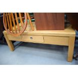 5165 Oak coffee table with drawer
