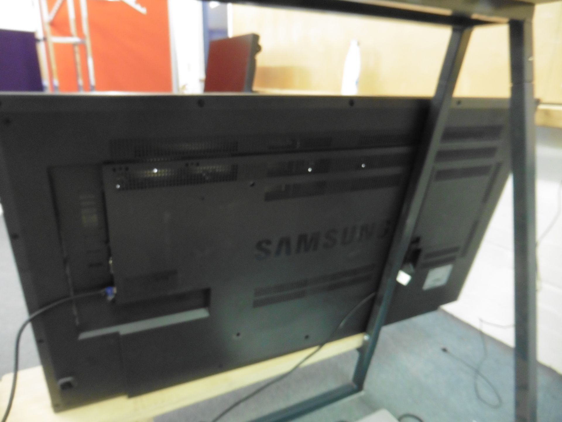 Samsung model UE55D colour display screen with remote (manufactured 2015) - Image 3 of 3