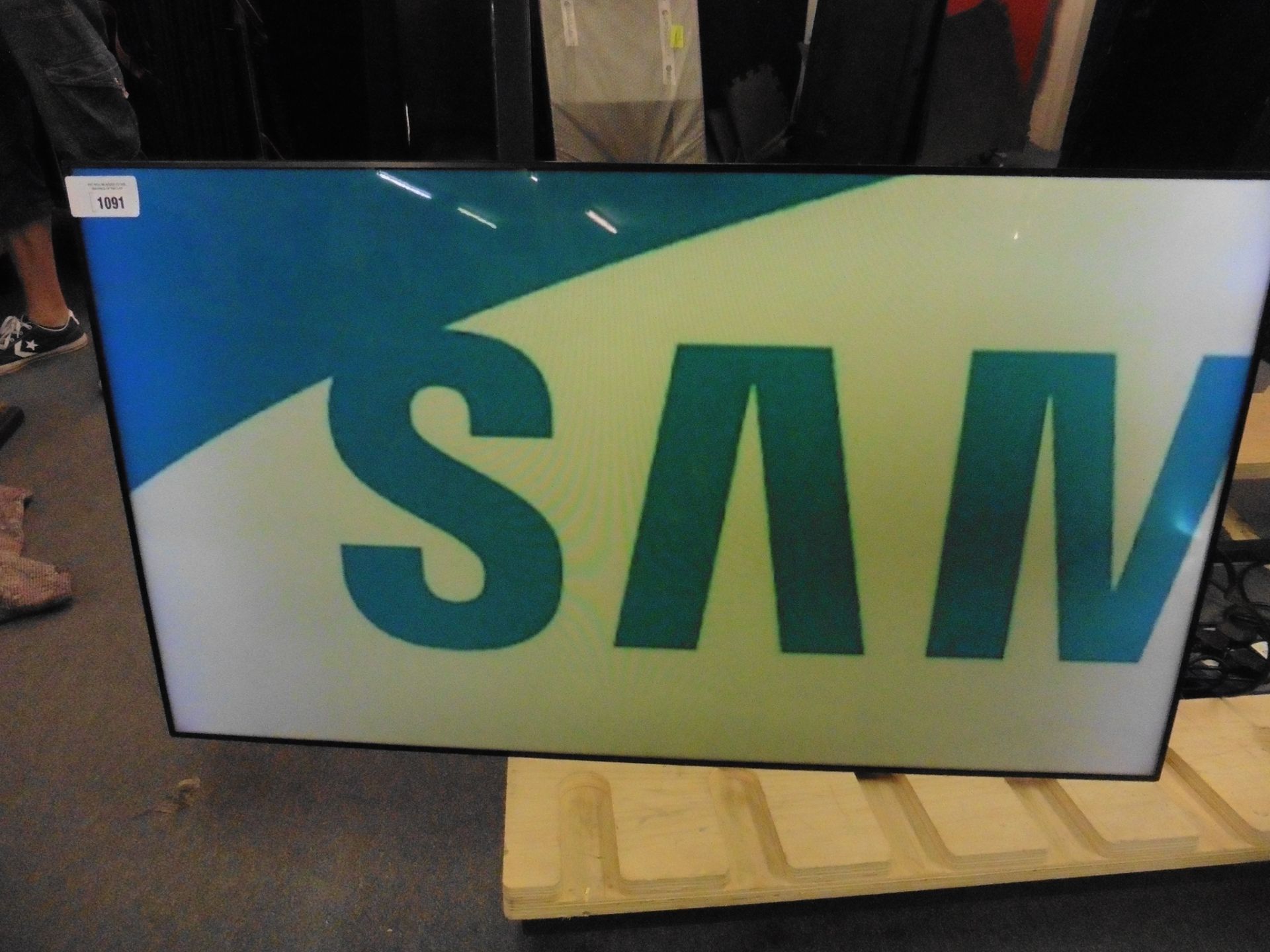 Samsung model UE46D colour display screen (manufactured 2014)