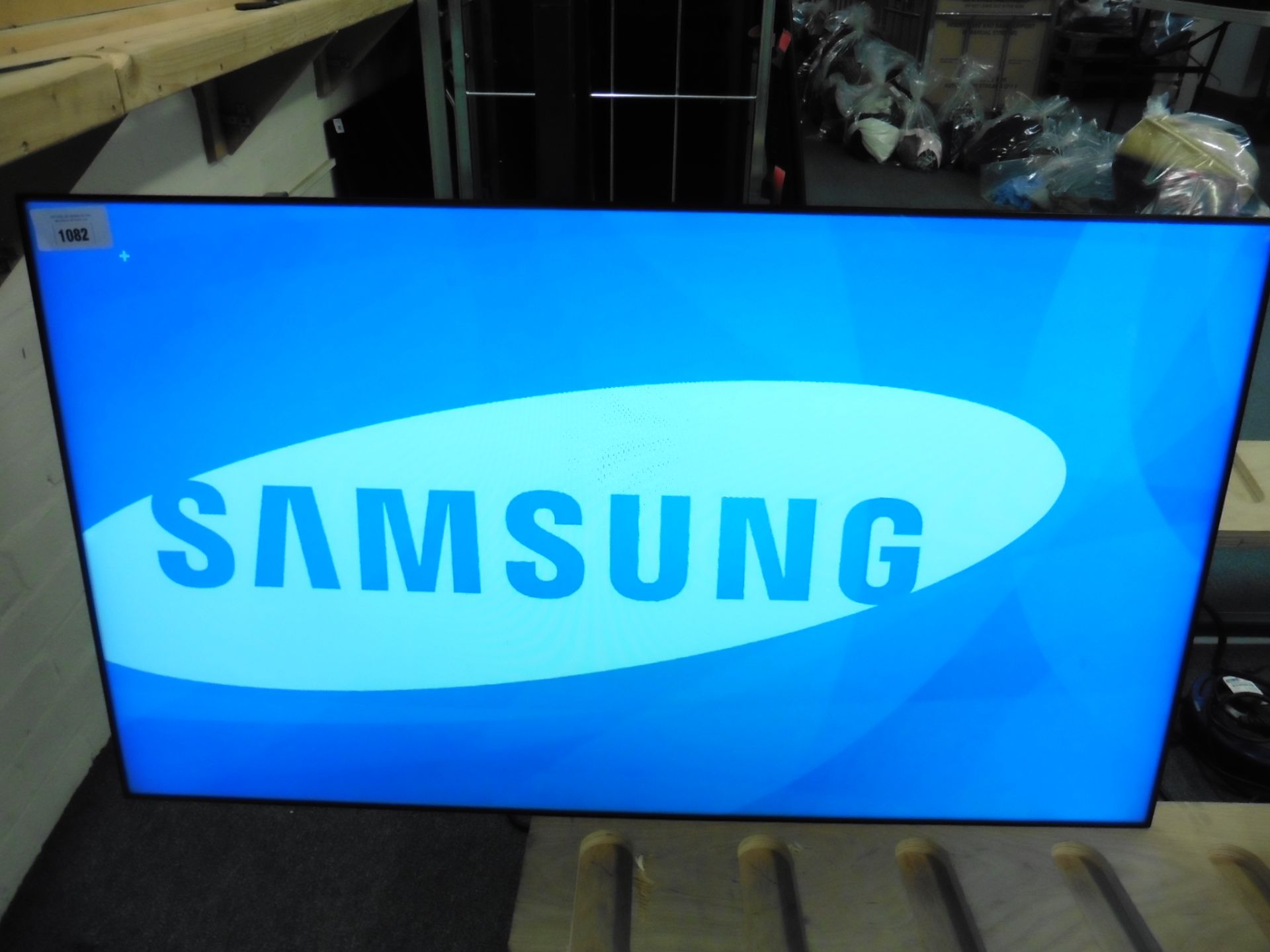 Samsung model UE46D colour display screen (manufactured 2015)