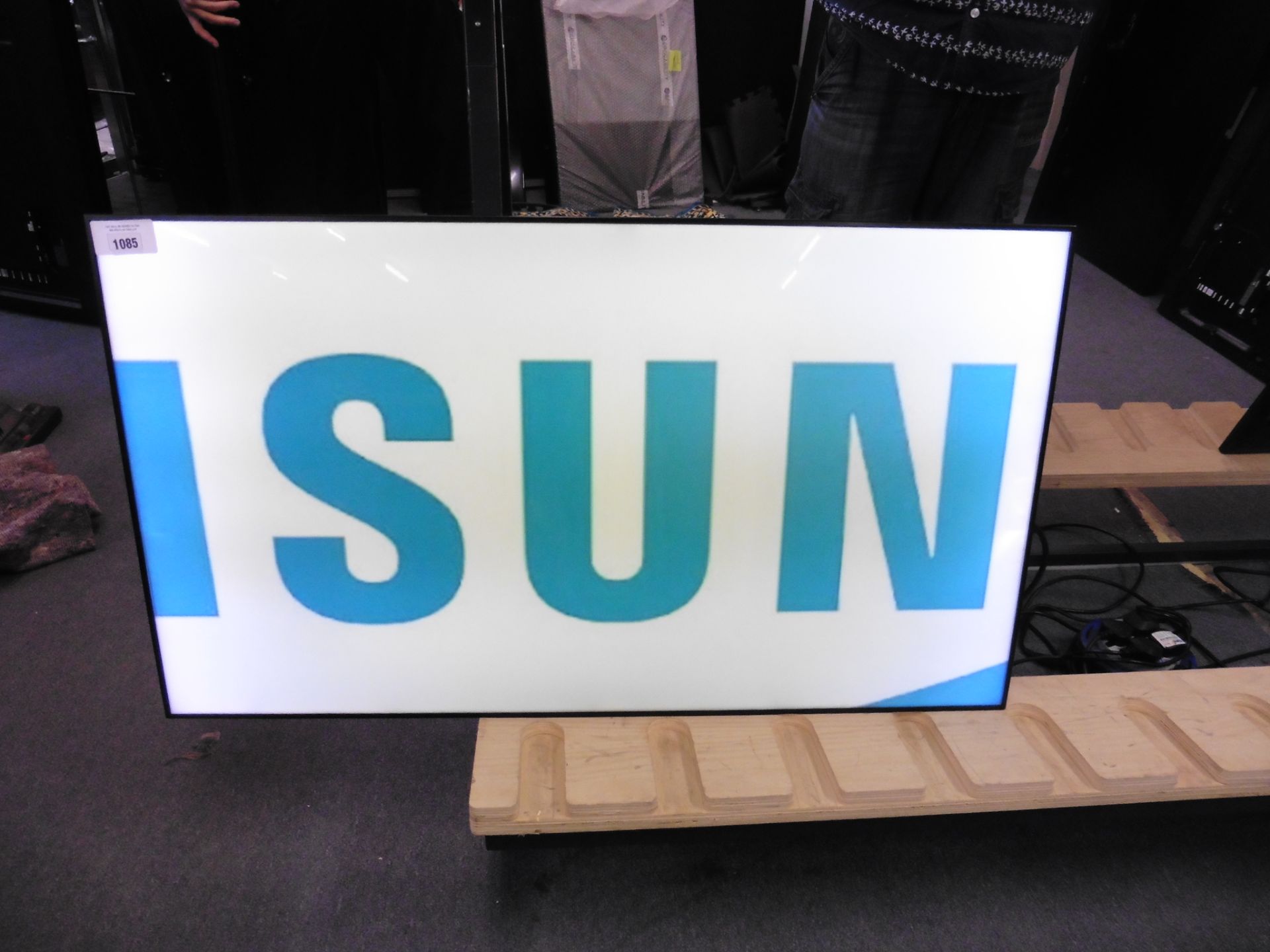 Samsung model UE46D colour display screen (manufactured 2014)