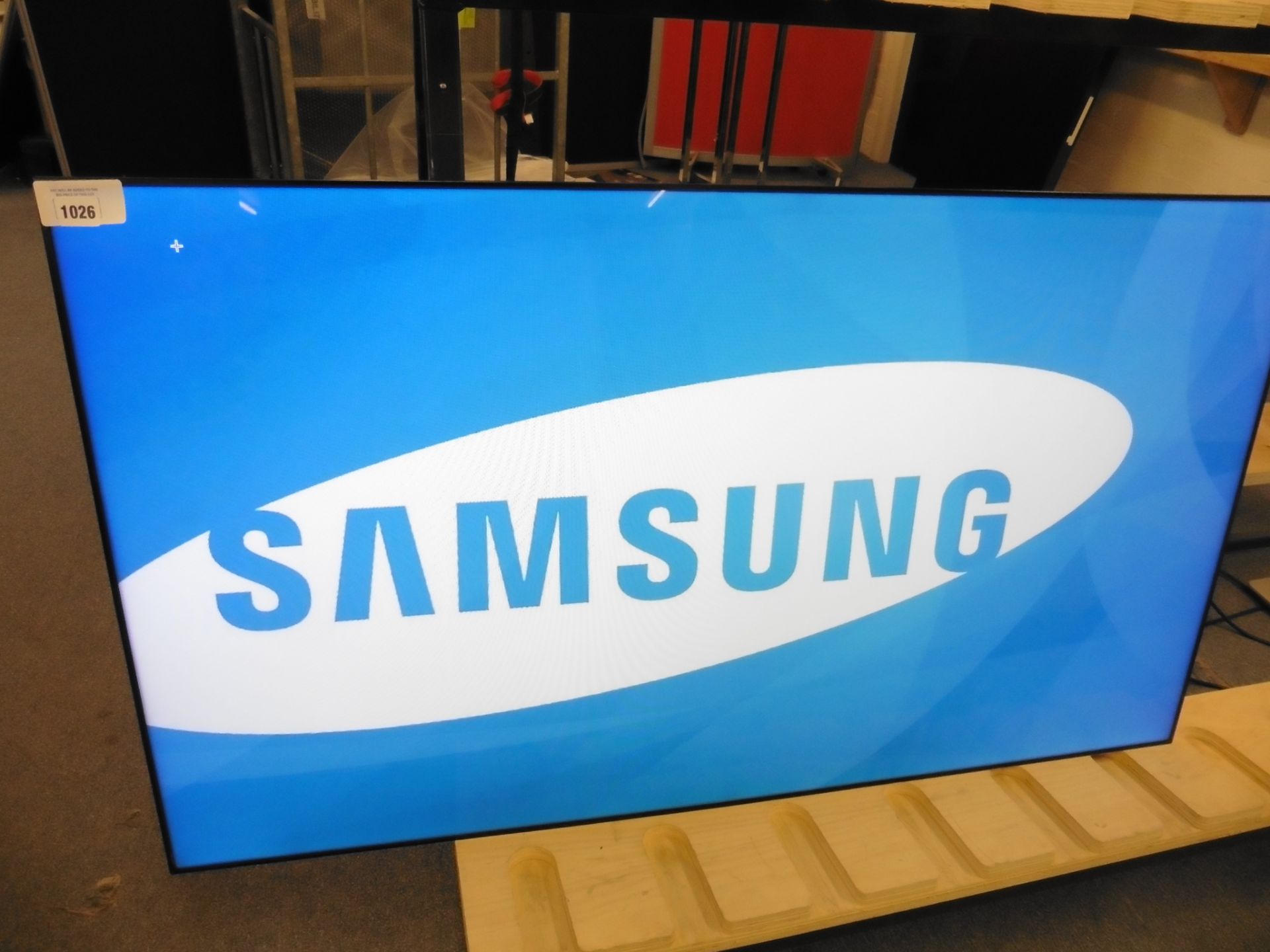 Samsung model UE55D colour display screen with remote (manufactured 2016)
