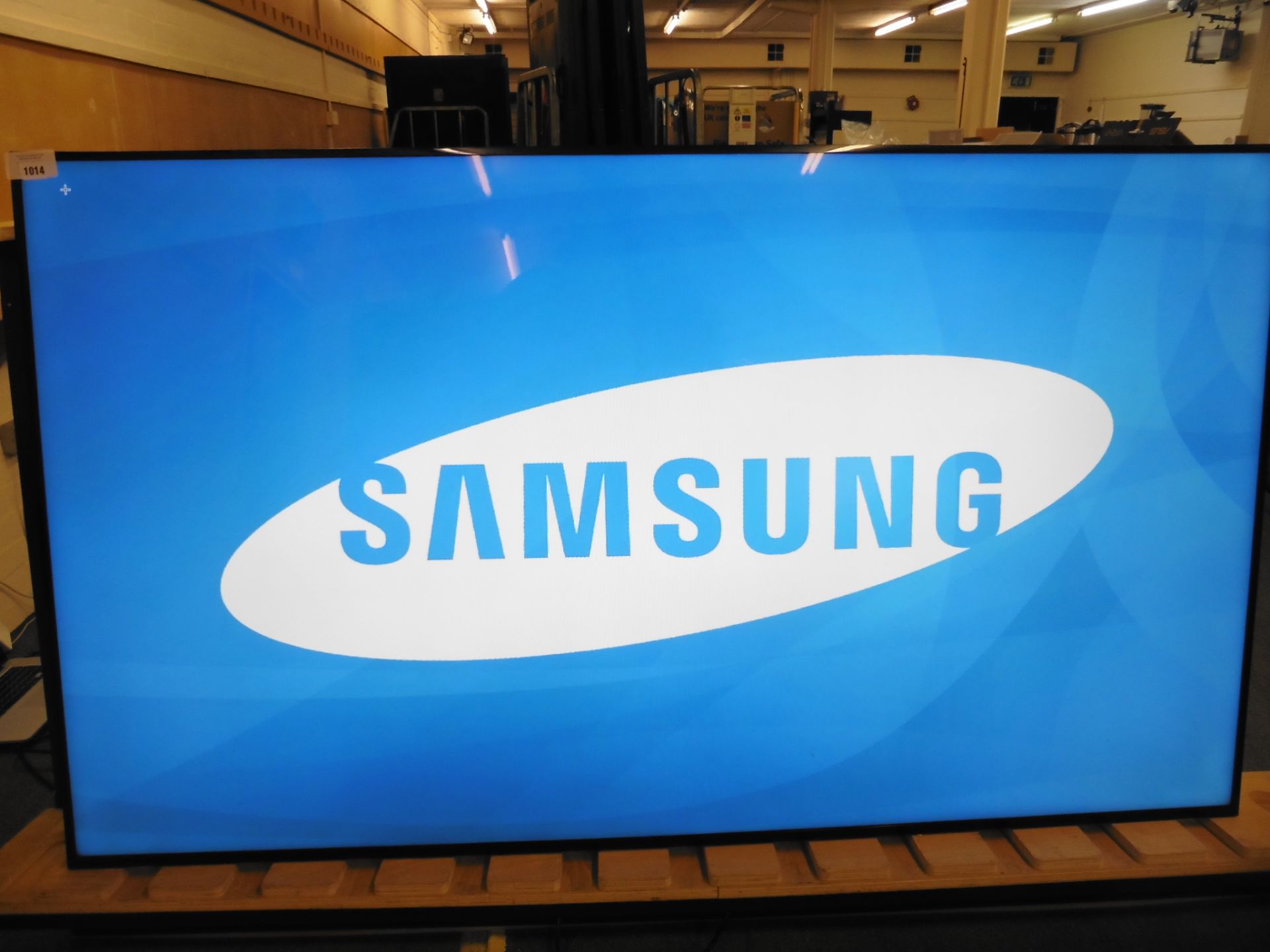 Samsung model LH75DMD professional display screen with remote (manufactured 2015) - Image 3 of 3