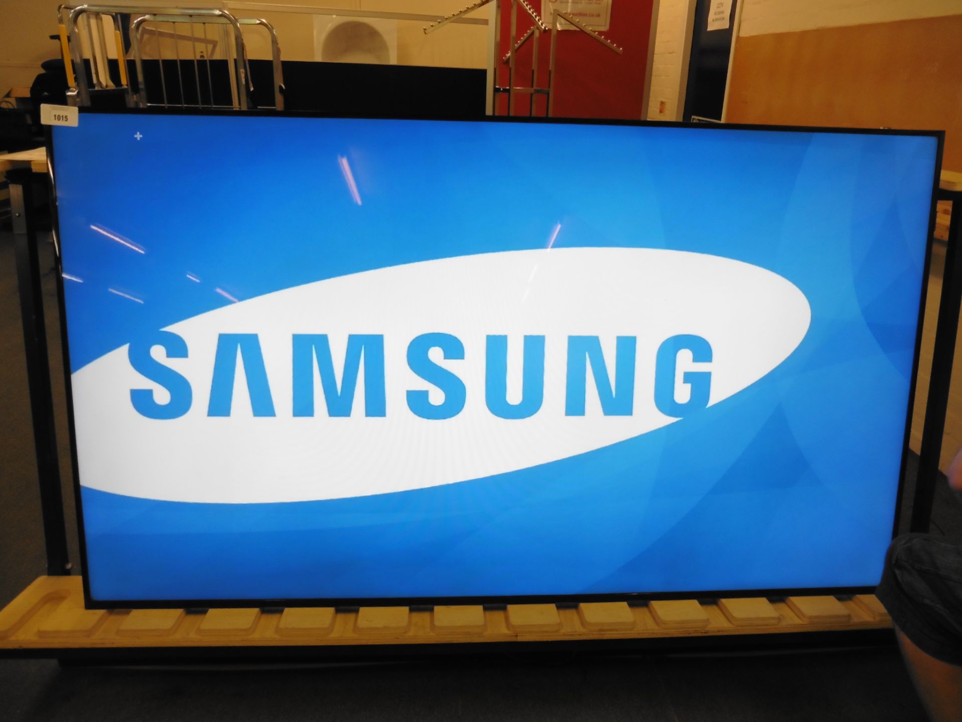 Samsung model LH75DMD professional display screen with remote (manufactured 2015)