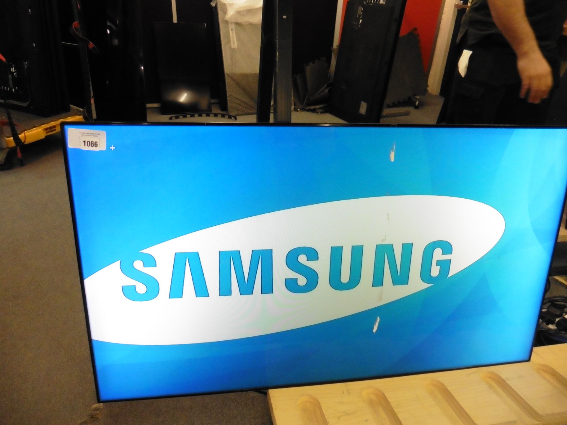 Samsung model UE46C colour display screen with remote and tape on screen(manufactured 2013)