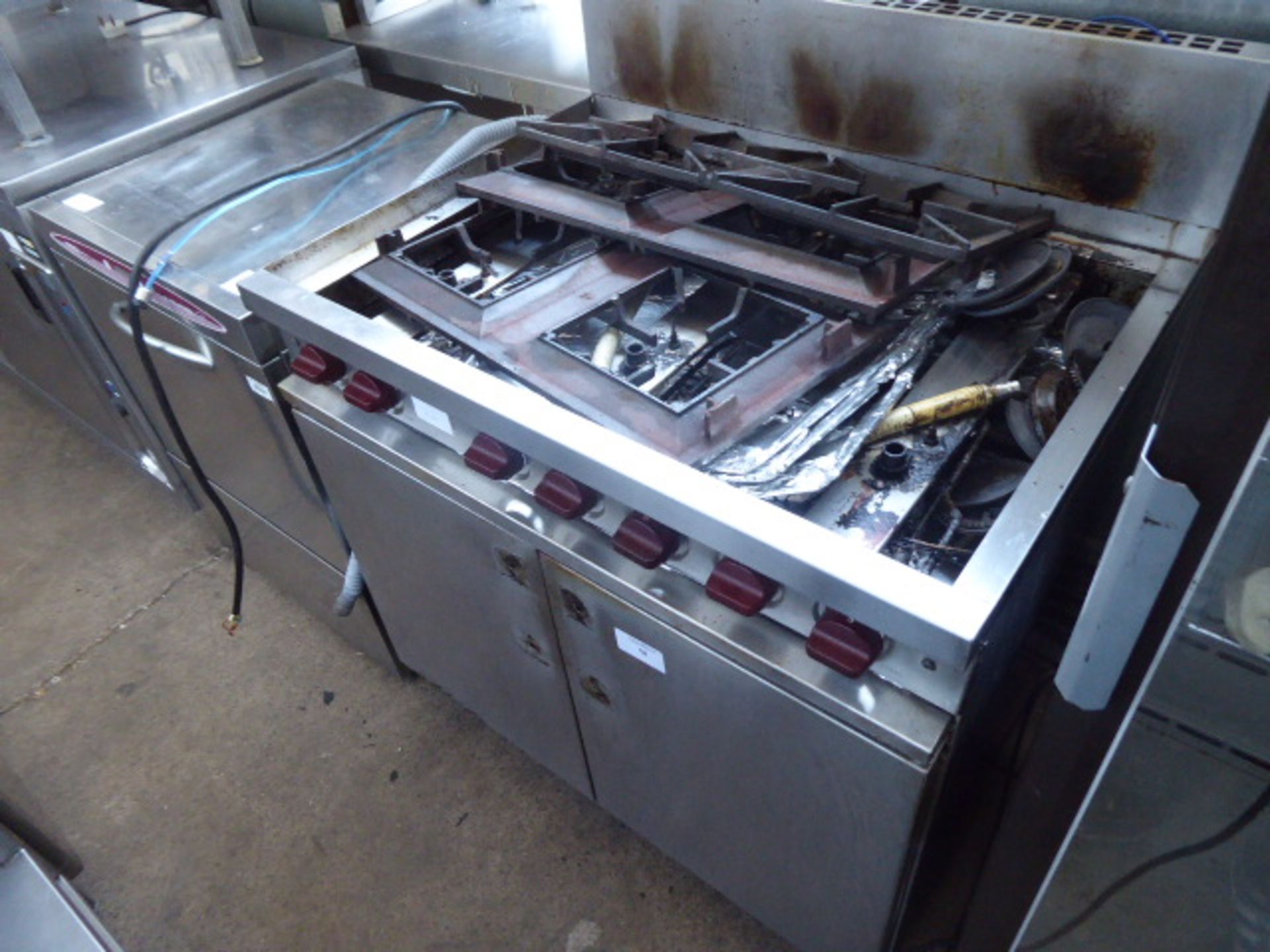 90cm Gas 6 burner cooker with 2 door oven under