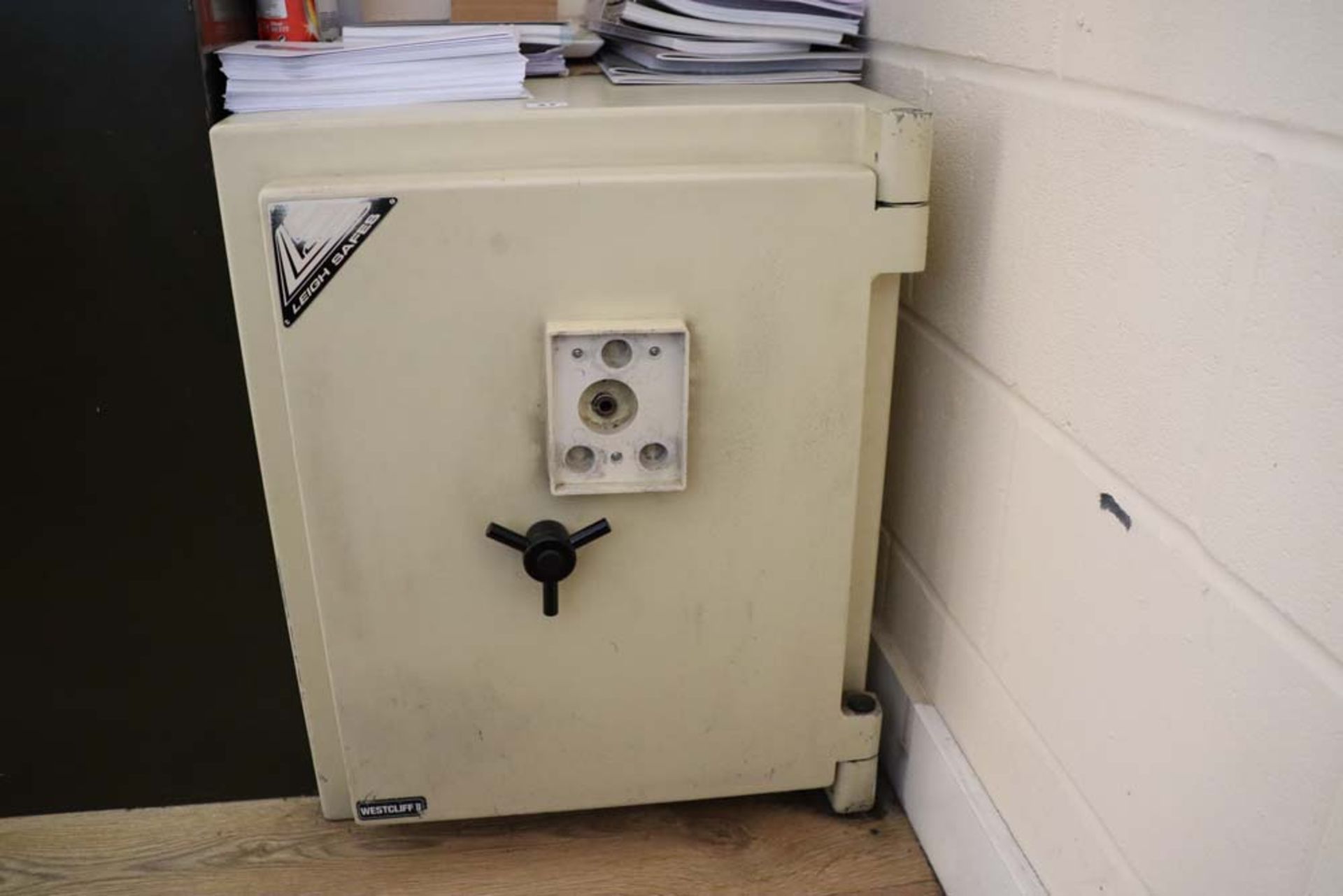 Large Leigh Safes 'Westcliff 2' key lock safe with key