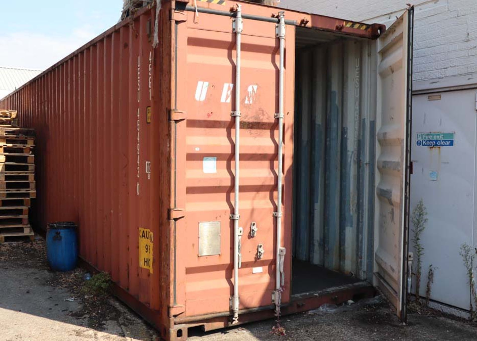 40ft steel shipping container with a ply floor and double door to one end measuring 9'6'' high