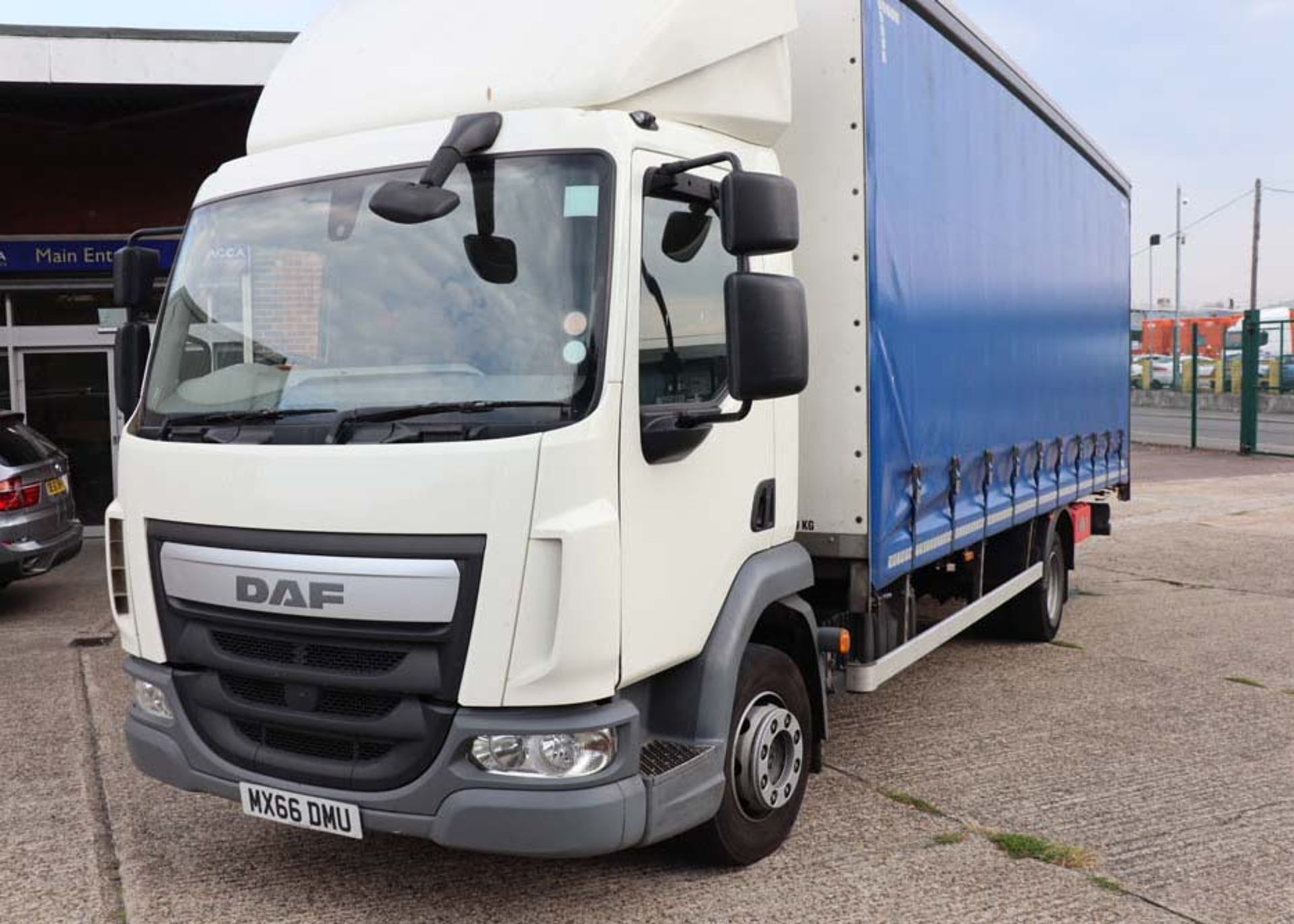 DAF TRUCKS Euro 6 curtain sided lorry, 12000kg gross, 4500cc diesel engine, first registered 28.09. - Image 6 of 14