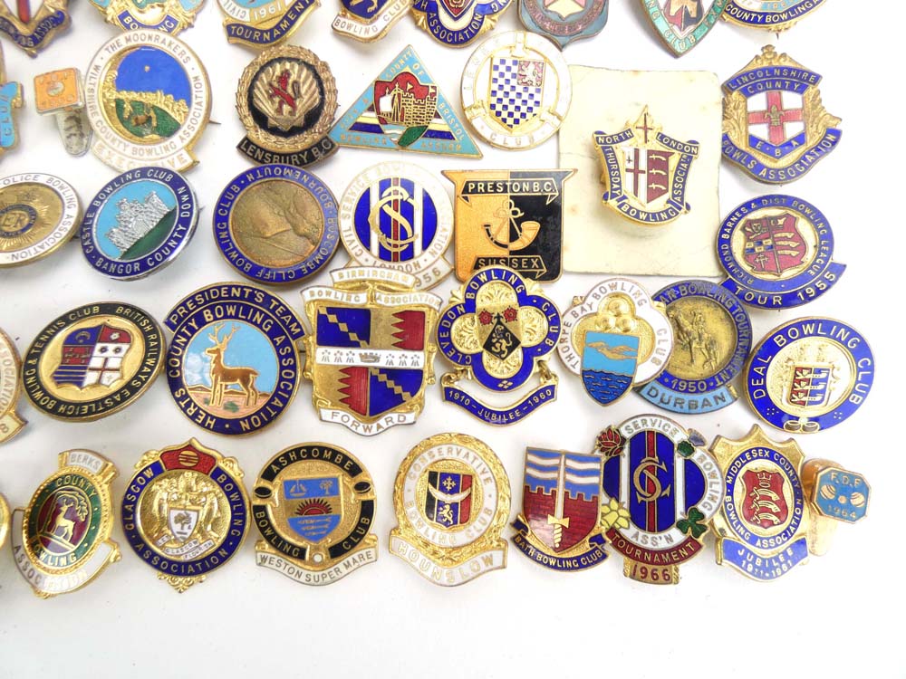 A collection of approximately two hundred and thirty six 1960's enamelled bowling club badges - Image 3 of 7