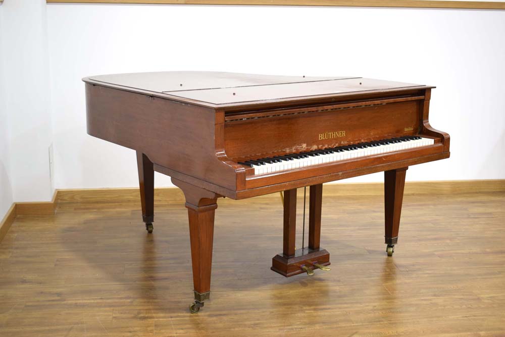 A Bluthner baby grand piano with a mahogany case, c. 1929, No.