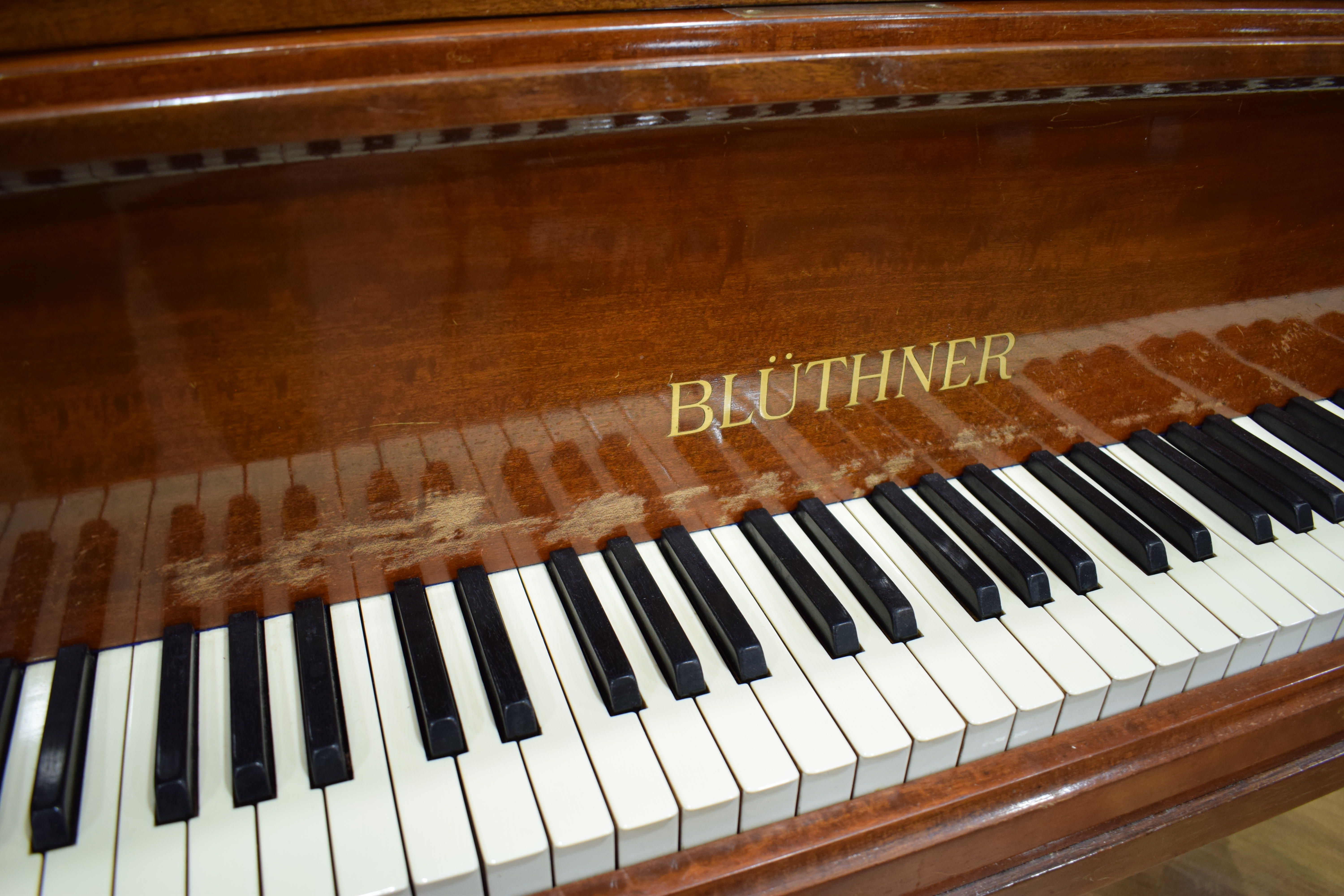 A Bluthner baby grand piano with a mahogany case, c. 1929, No. - Image 3 of 31