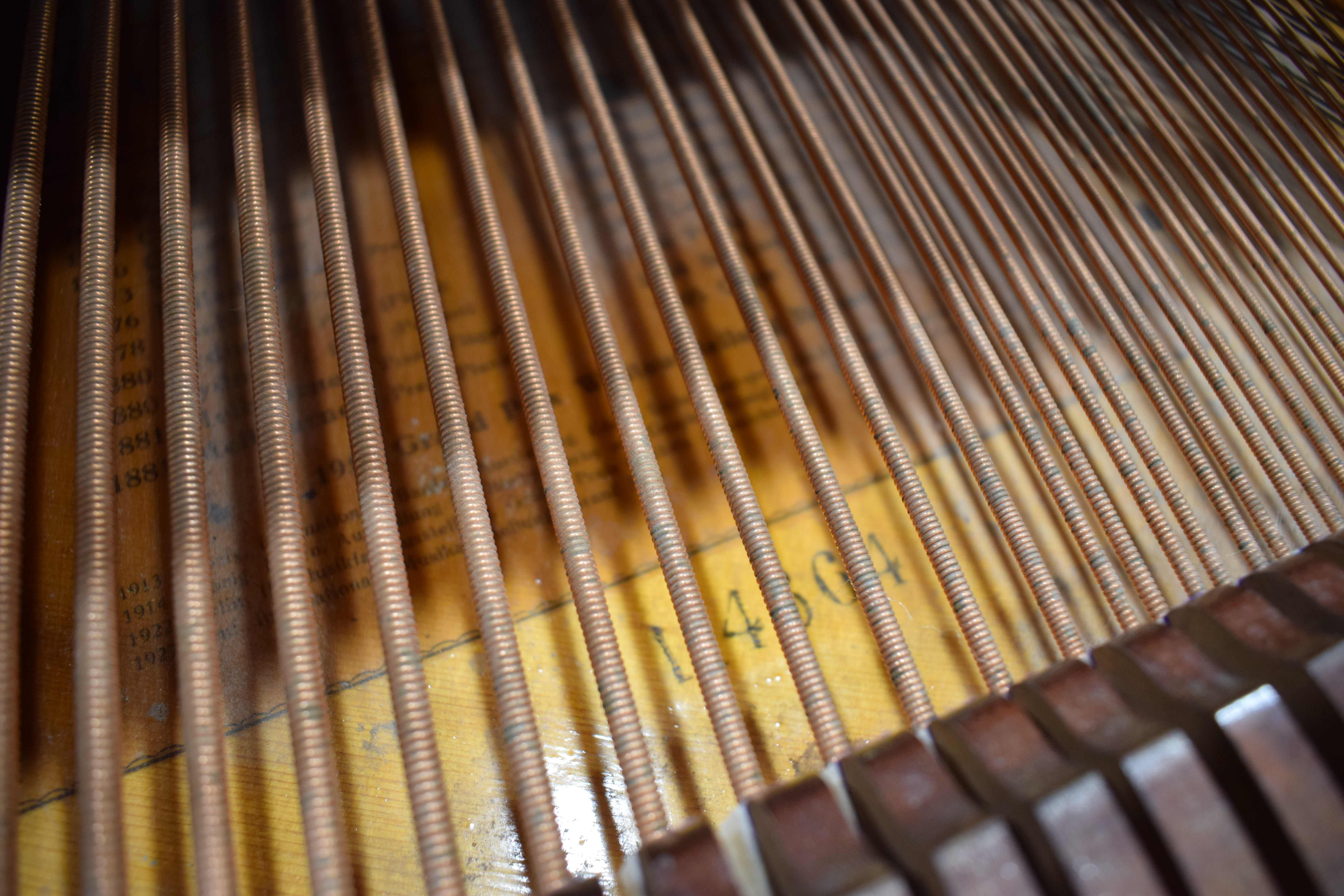 A Bluthner baby grand piano with a mahogany case, c. 1929, No. - Image 15 of 31