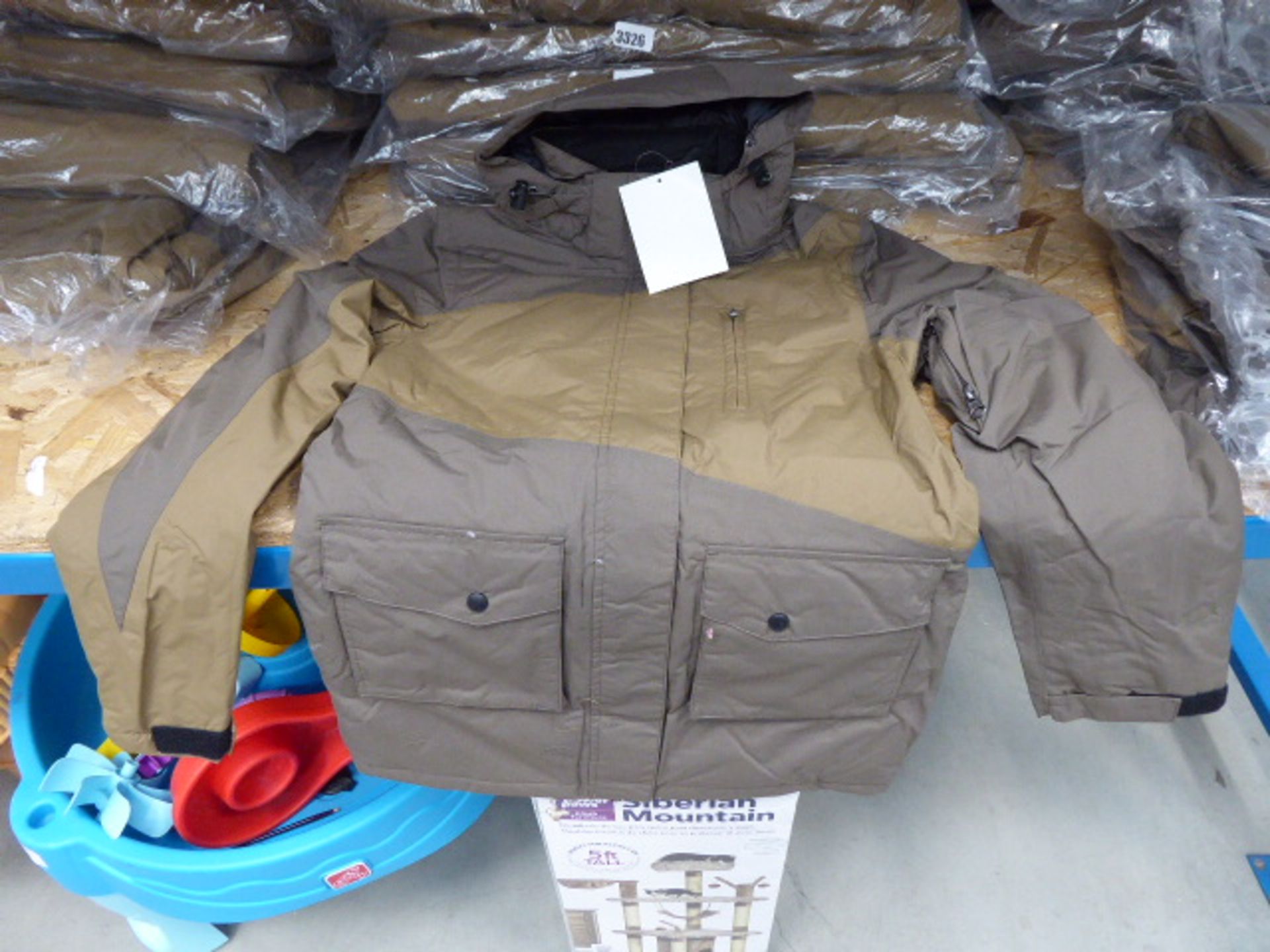 Full zipped hooded Rod & Gun coat sized large